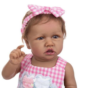 Muñeca tipo bebé reborn con osito