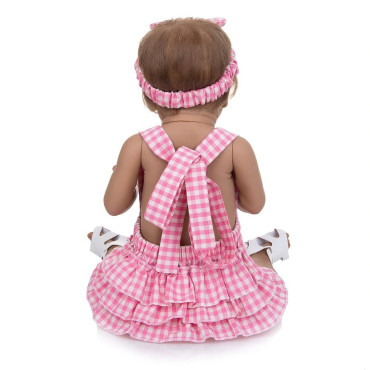 Muñeca tipo bebé reborn con osito