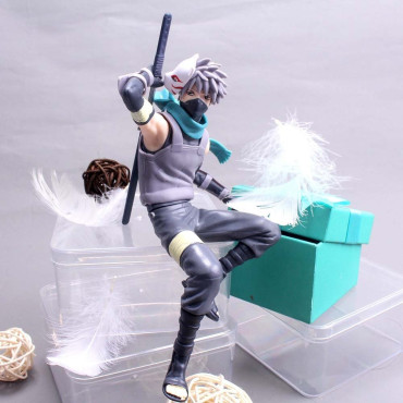 Figura De Kakashi Joven Enmascarado Con Espada De Naruto