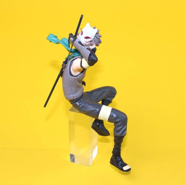 Figura De Kakashi Joven Enmascarado Con Espada De Naruto
