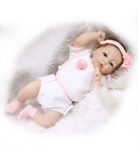 preciosa  CARLA  bebe reborn de 55cm