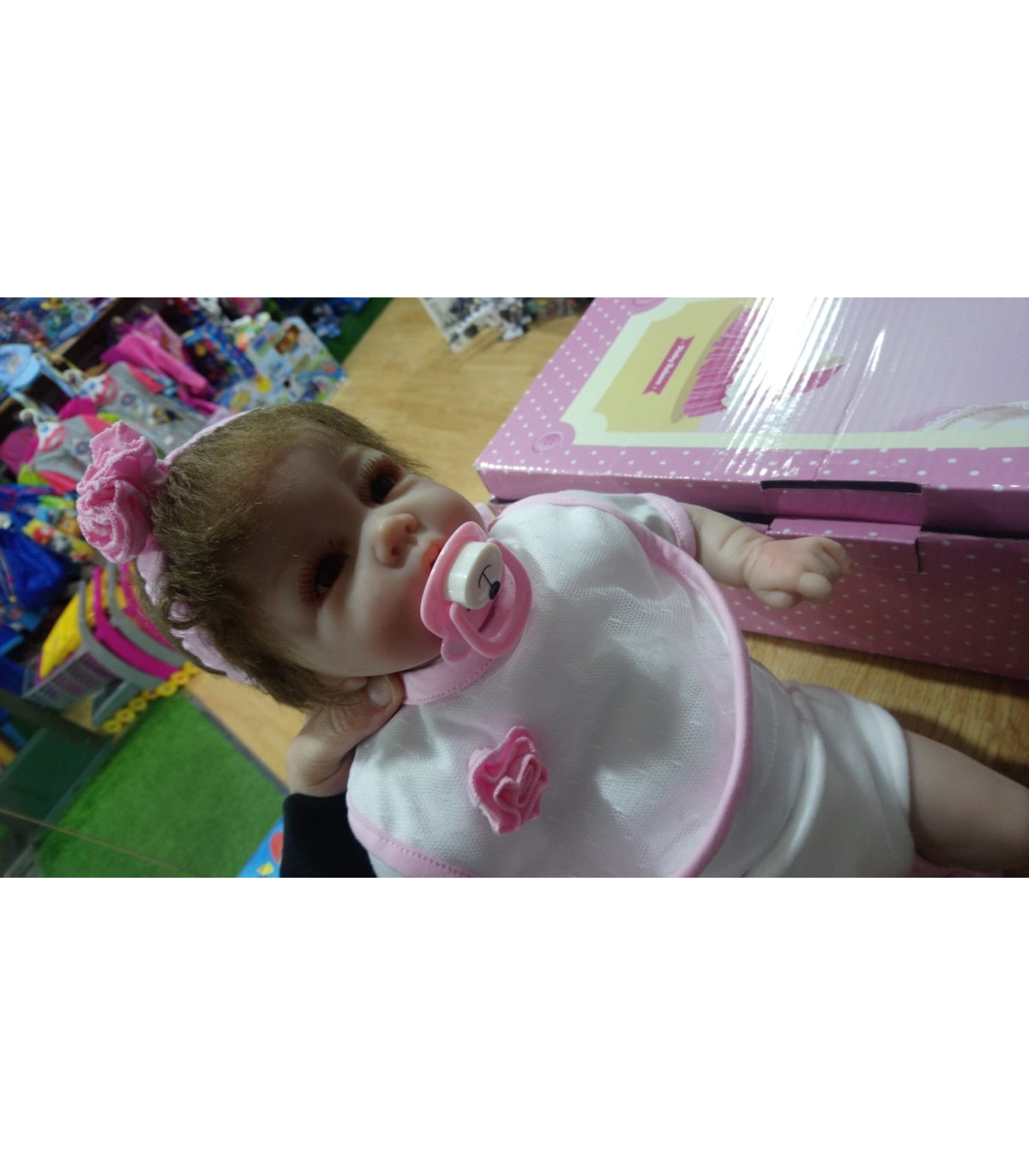 preciosa  CARLA  bebe reborn de 55cm