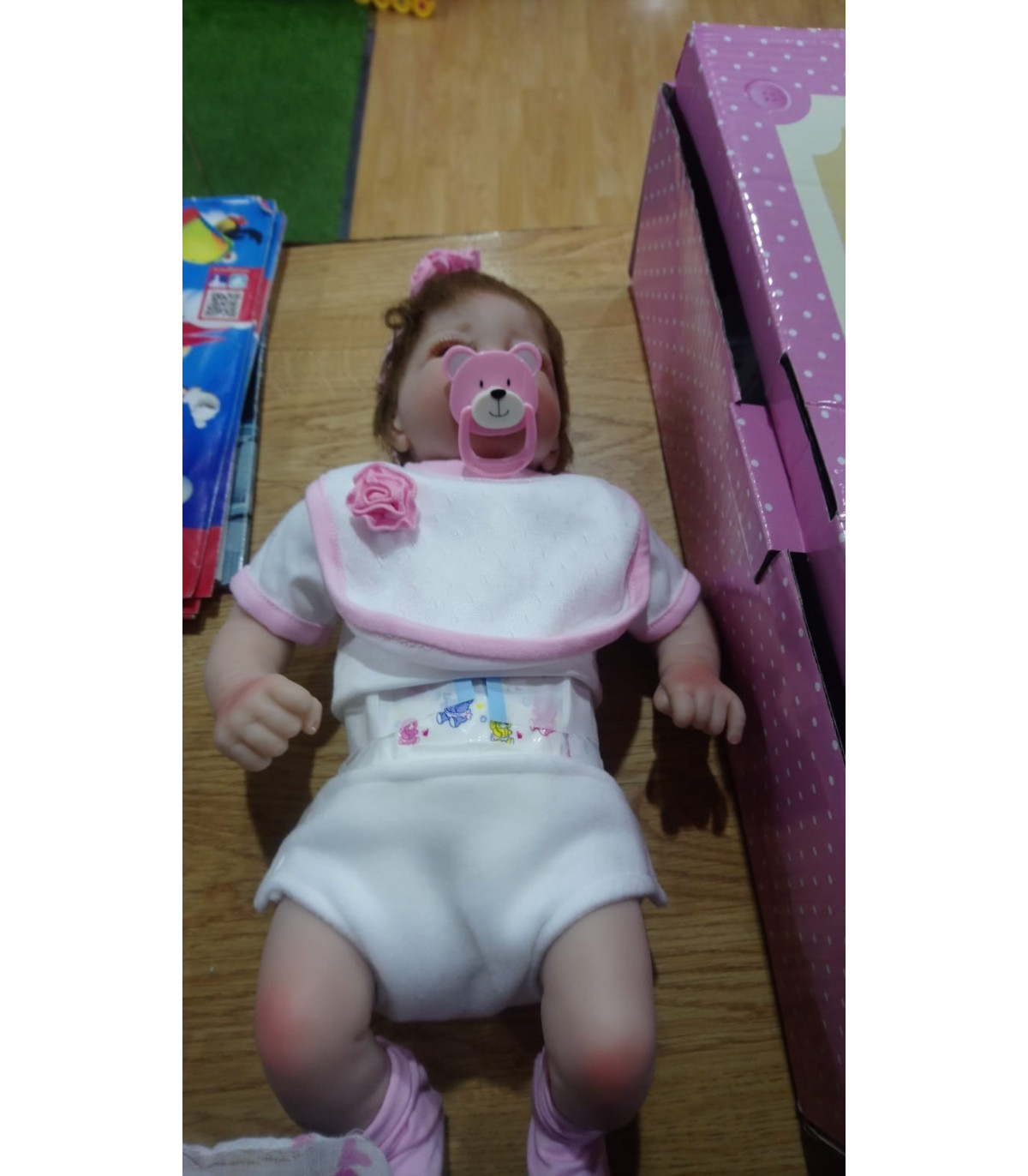 preciosa  CARLA  bebe reborn de 55cm