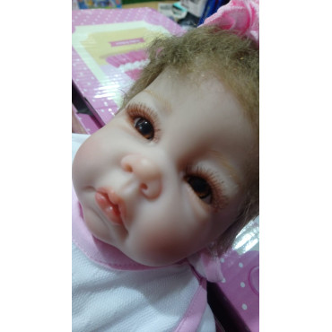 preciosa  CARLA  bebe reborn de 55cm