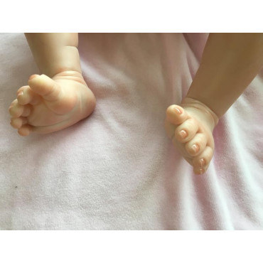 blanca  bebe reborn  de silicona vinilo