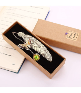 Inicio   Plumas doradas: el marcapáginas elegante y funcional que estabas buscando Plumas doradas: el marcapáginas elegante y fu