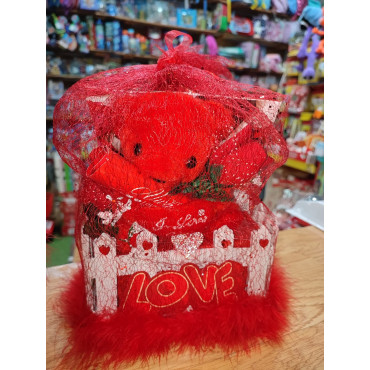 ¡Sorprende con Amor! Set Especial San Valentín: Oso Rojo, Cesta de Corazones y Mensaje Apasionado