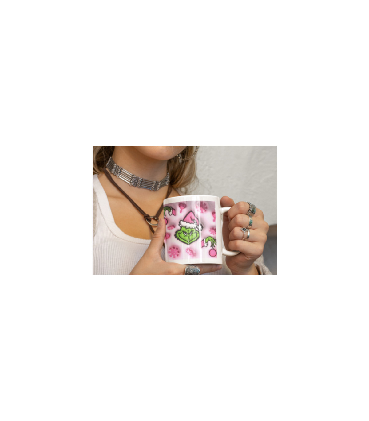 ¡Taza del Grinch Personalizable en Albithinia! 🎄🎁 Celebra la Navidad con Calidez y Alegría