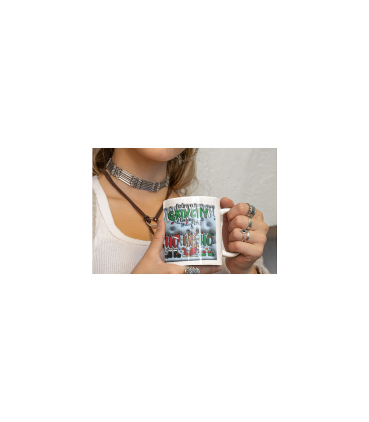 ¡Aventura Mágica! Taza Personalizable del Grinch con Trineo en Albithinia. ¡Asegura tu Tesoro antes de que Vuele! 🎅