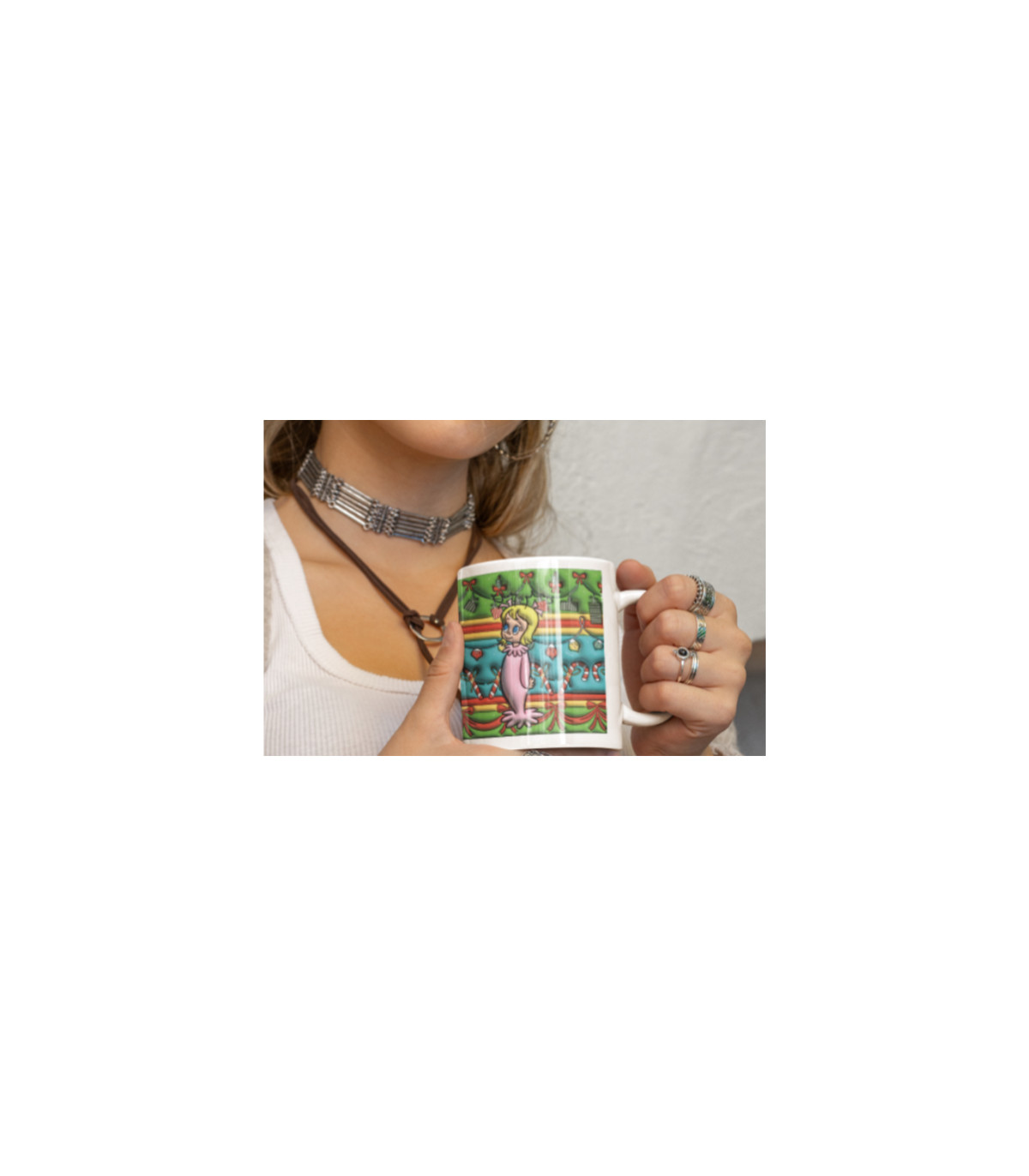 Taza Navideña del Grinch con Santa y su Perro: ¡Magia Festiva en Cada Sorbo! 🎅
