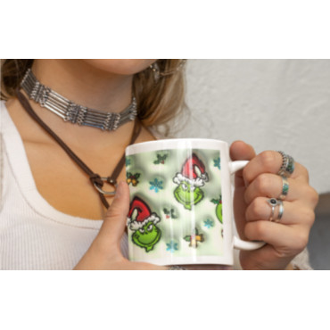 Merry GrinchMas: La Taza Personalizable que Hace Magia en Navidad" 🌟🎄