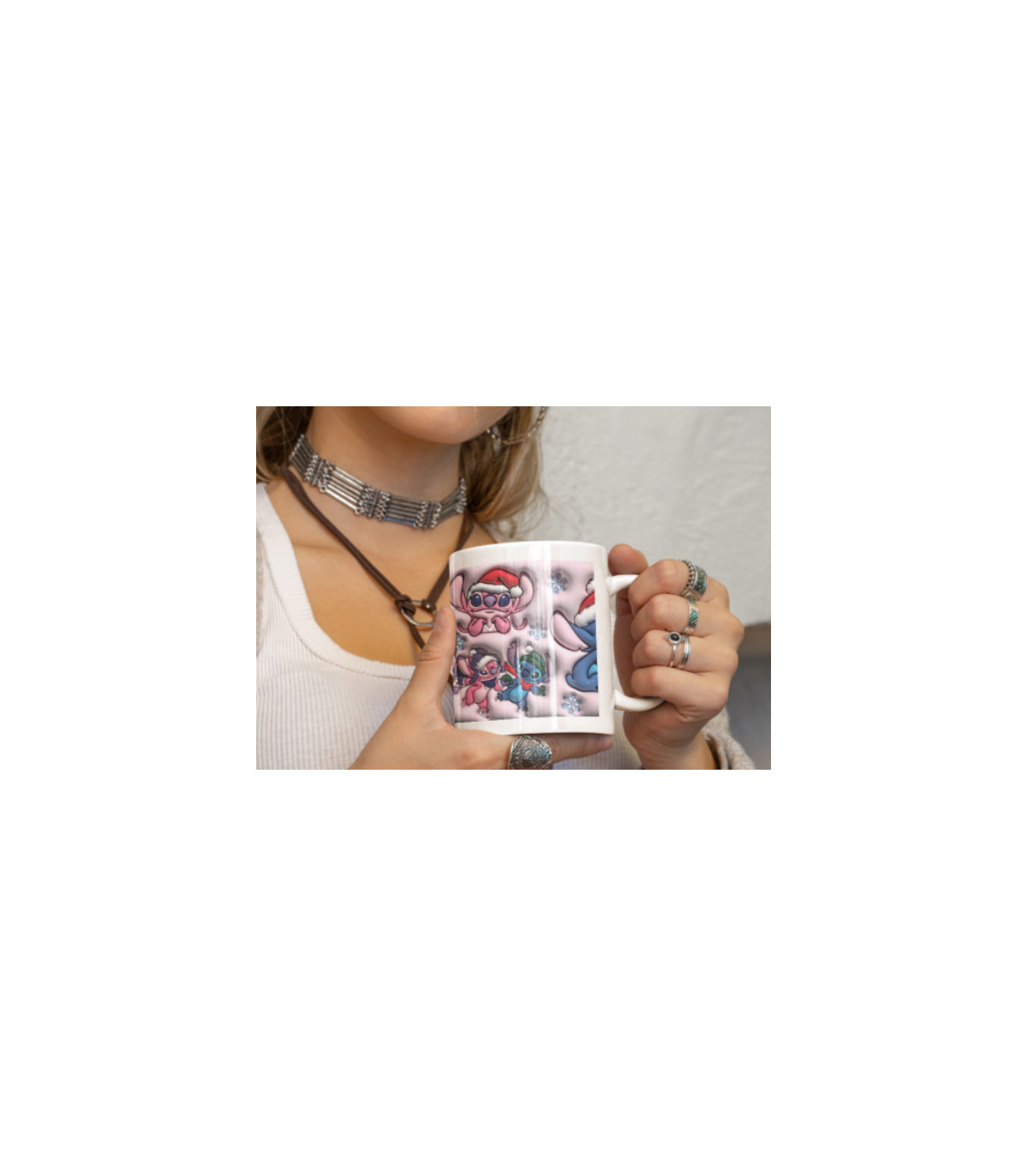 🏃‍♂️💖¡Magia Navideña en Cada Sorbo! Taza Personalizable de Stitch y Angel 🌟🎄