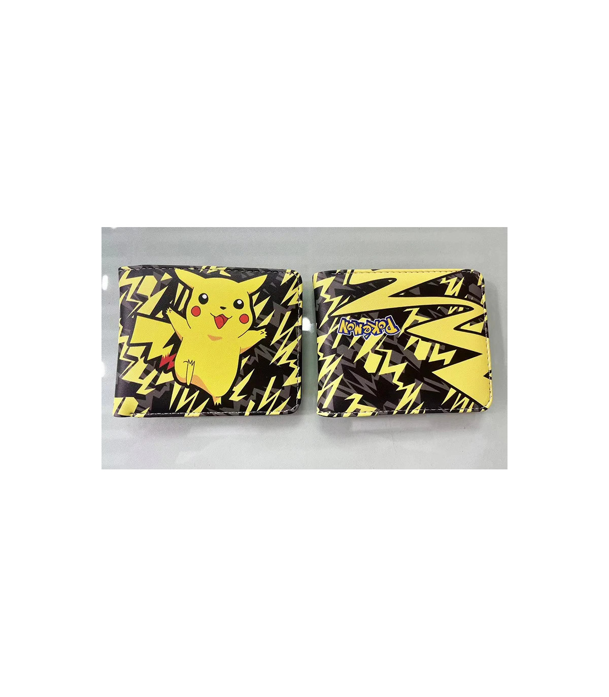 Cartera negra y amarilla hombre o adolsecentes de pokémon pikachu