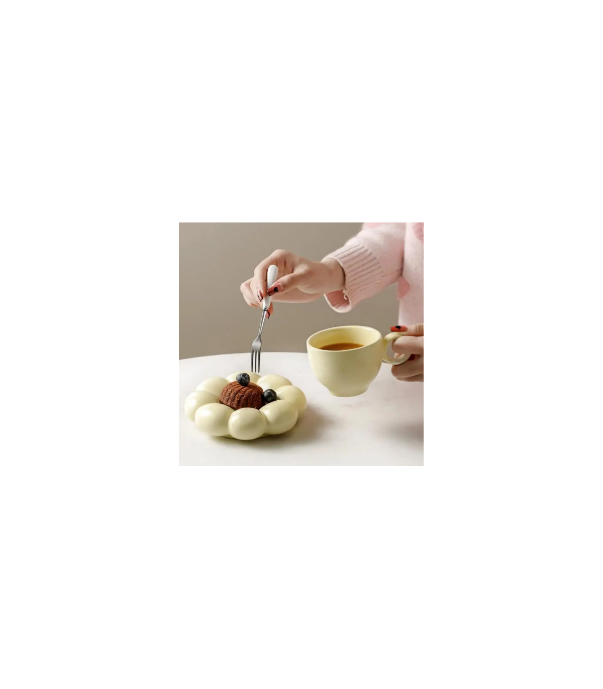 Taza Creativa de Cerámica con Plato Decorativo de Nube: Elegancia en Cada Sorbo