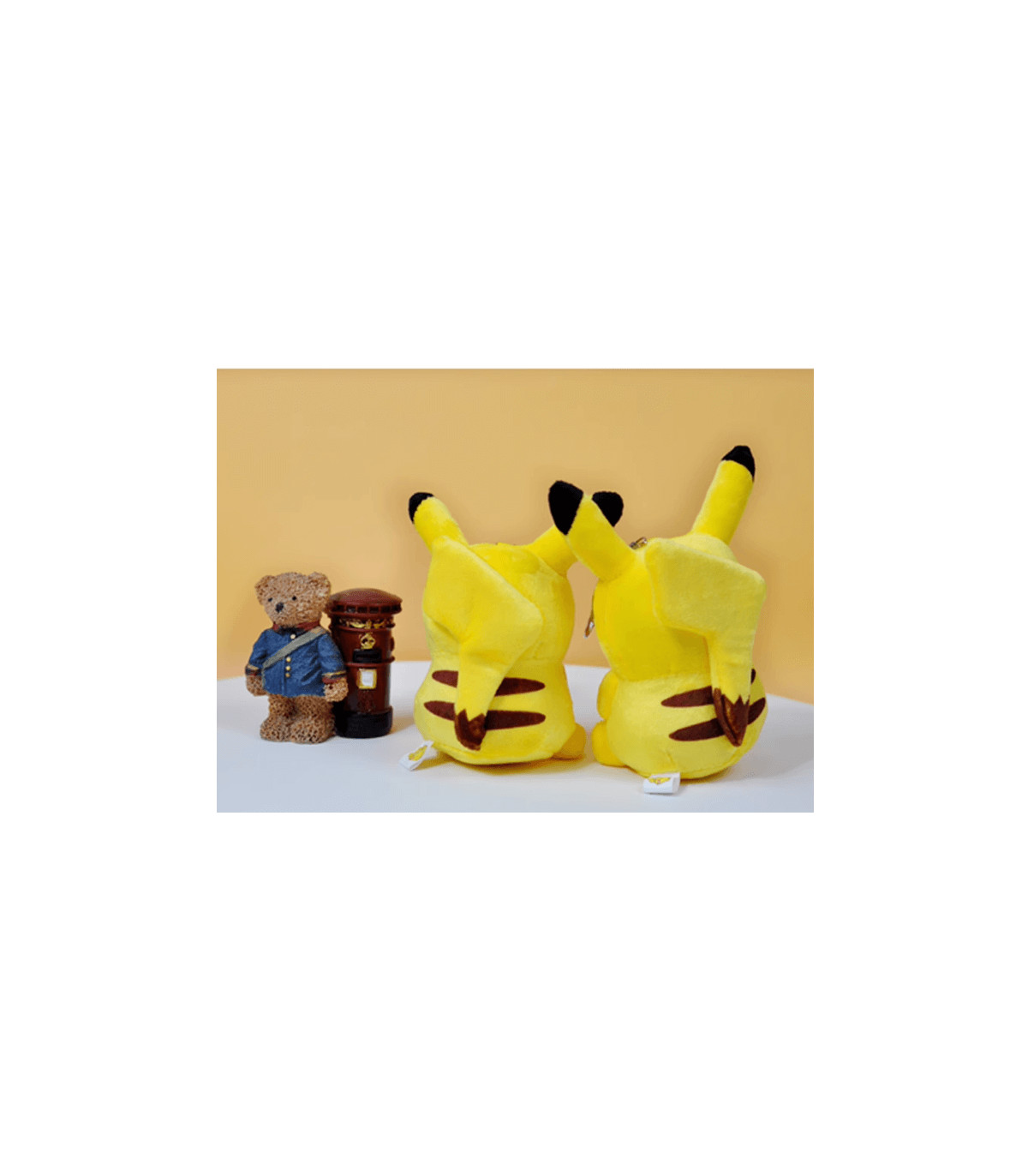 llavero de peluche pikachu de 15cm cara sonriente