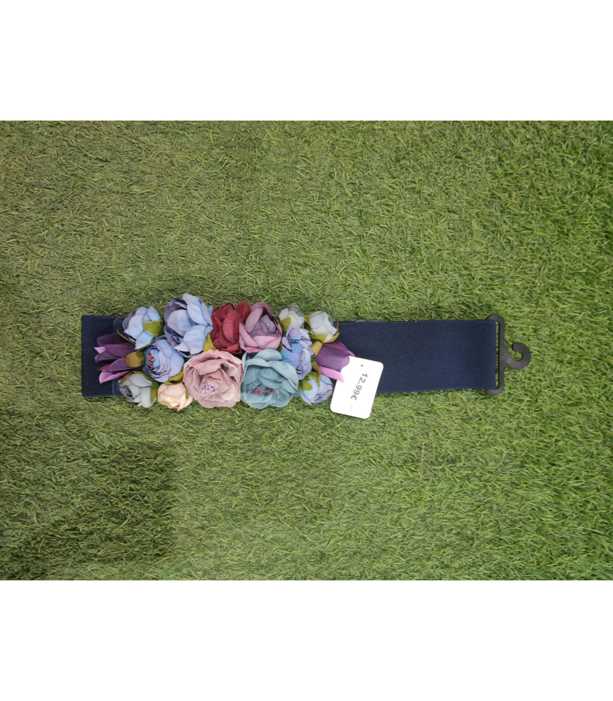 🌸🏰 ¡Deslumbra con estilo medieval! Descubre nuestro Cinturón de Flores Medieval y añade un toque de encanto a tu atuendo. 🌼✨