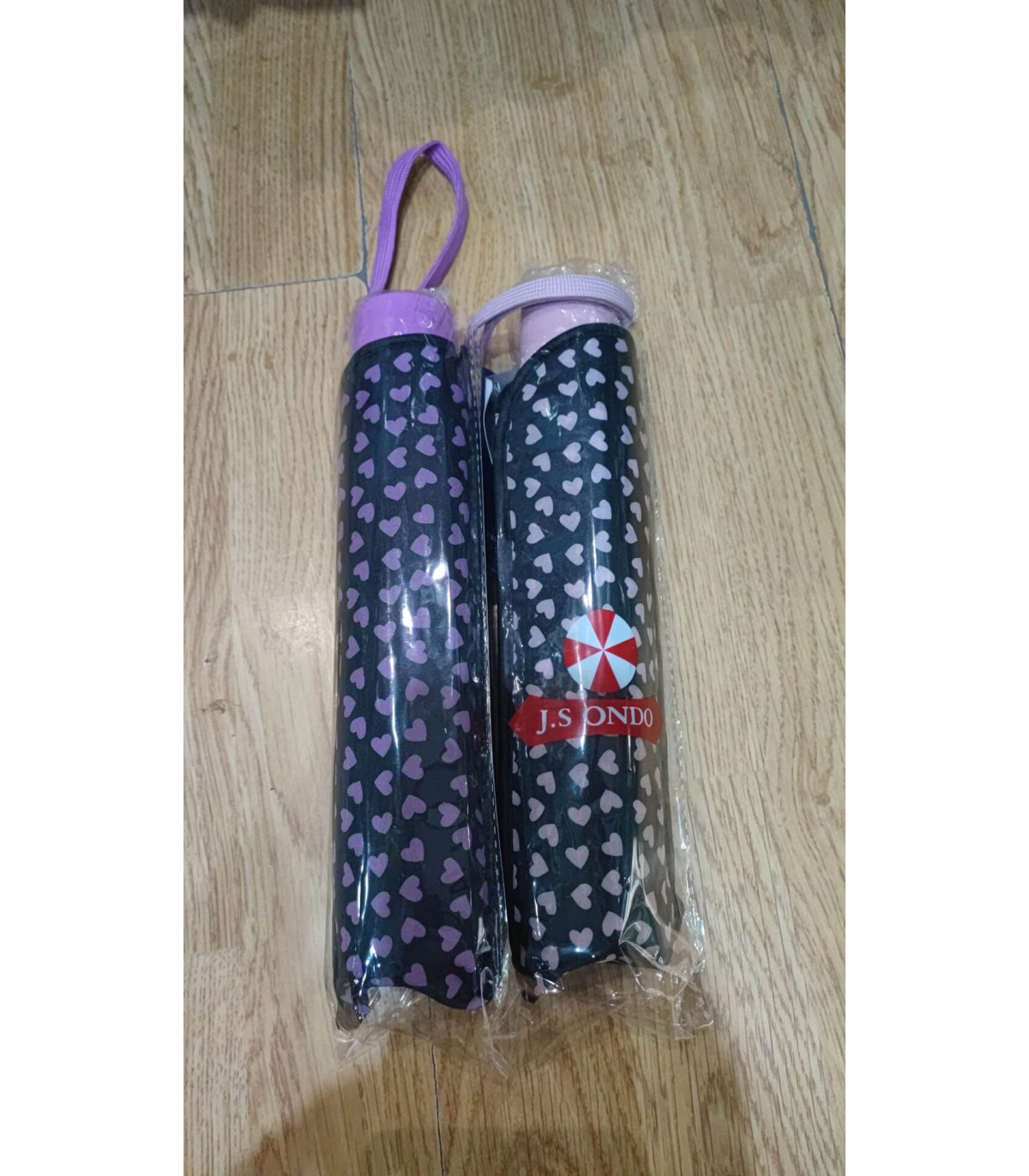Paraguas Plegable con Corazones – Compacto y Resistente | Albithinia