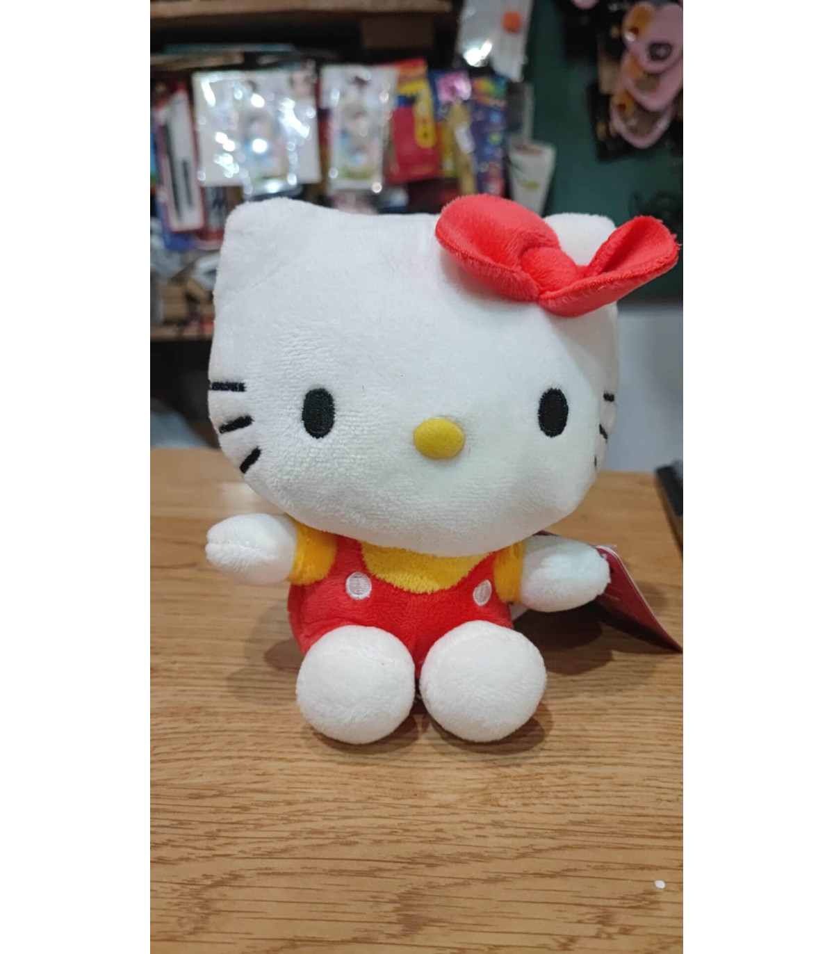 Peluche hello kitty sentada de 18cm