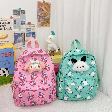 Mochila escolar infantil de hello kitty y kuromi y amigos Sanrio con peluche desmontable. - Diversión y practicidad para niñas