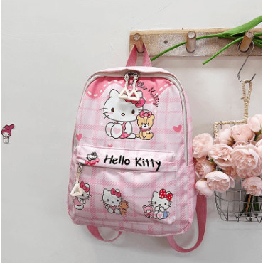 Mochilas llenas de diversión y amor con Hello Kitty y sus amigos