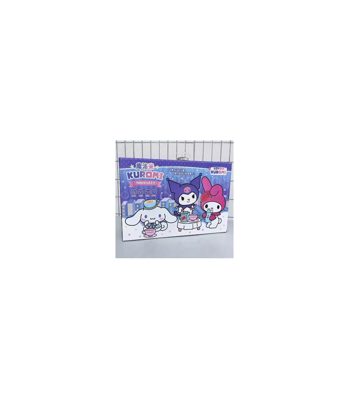 Set de regalos Sanrio con objetos con estampados de Kuromi, Hello Kitty, Cinnamoroll, Melody