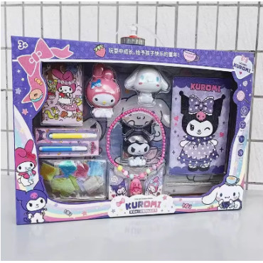 Set de regalos Sanrio con objetos con estampados de Kuromi, Hello Kitty, Cinnamoroll, Melody