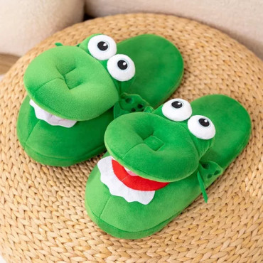 Pantuflas de cocodrilo de felpa de alta calidad una forma divertida de andar