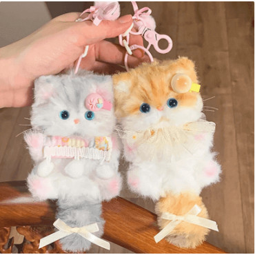 Gatitos Peluditos: Amigos de Peluche para Abrazar