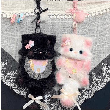 Gatitos Peluditos: Amigos de Peluche para Abrazar