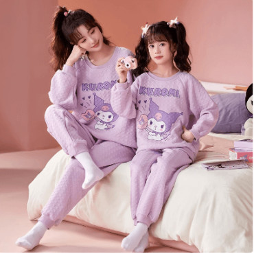 Pijamas Sanrio para Mamá e Hija: Sueños dulces en conjunto