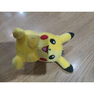 Llavero de Pikachu de peluche