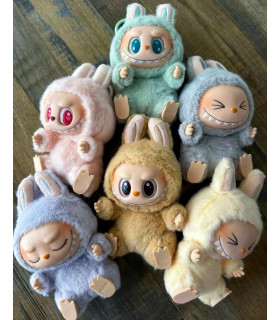 ¡Colecciona Todos los Labubu! Llavero de Peluche en Caja Misteriosa