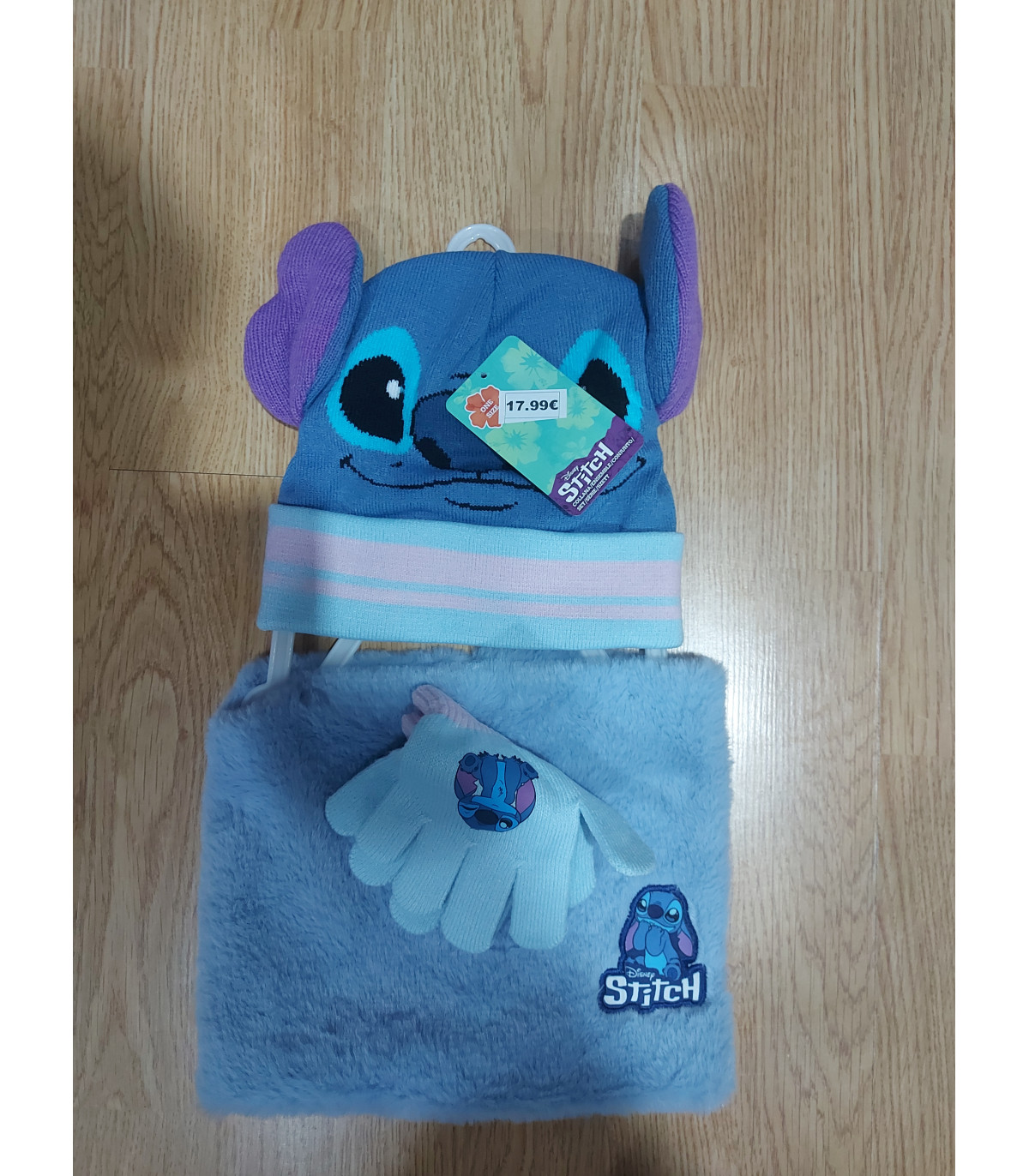 Conjunto de gorro,guantes ,i braga de cuello de lilo i stitch