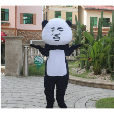 Traje de Panda: ¡El Más Tierno del Bosque!