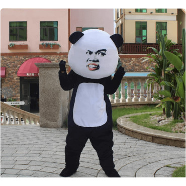 Traje de Panda: ¡El Más Tierno del Bosque!