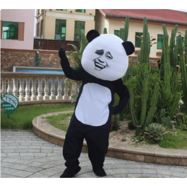 Traje de Panda: ¡El Más Tierno del Bosque!