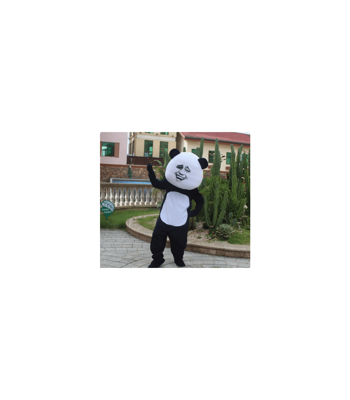 Traje de Panda: ¡El Más Tierno del Bosque!