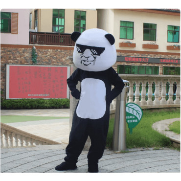 Traje de Panda: ¡El Más Tierno del Bosque!