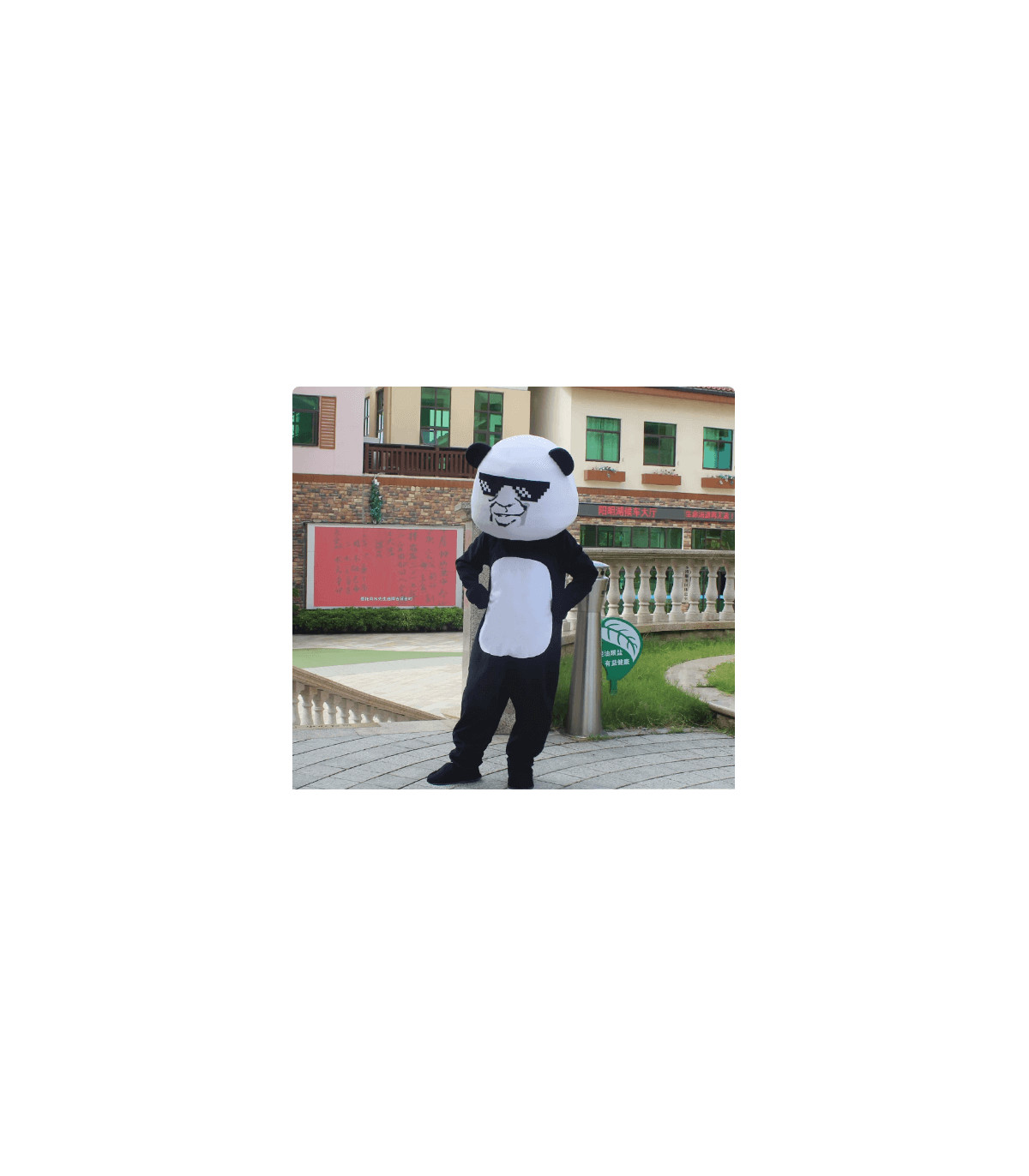 Traje de Panda: ¡El Más Tierno del Bosque!