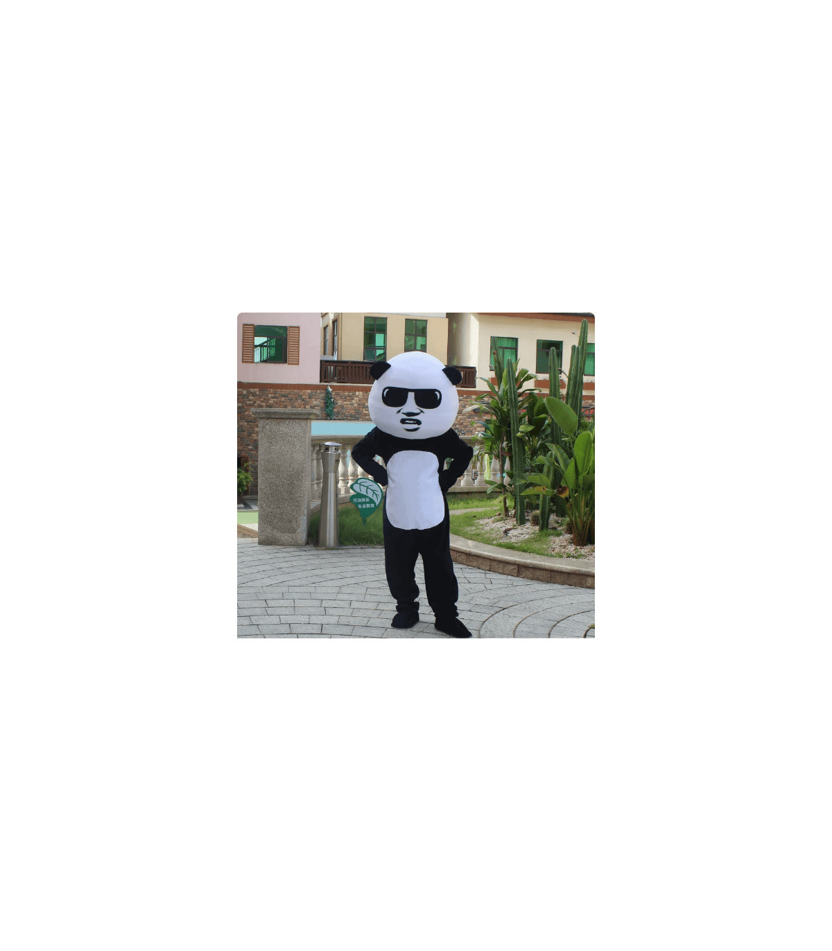 Traje de Panda: ¡El Más Tierno del Bosque!