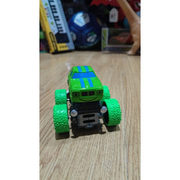 Vehículo Monster Truck de juguete: Tamaño compacto