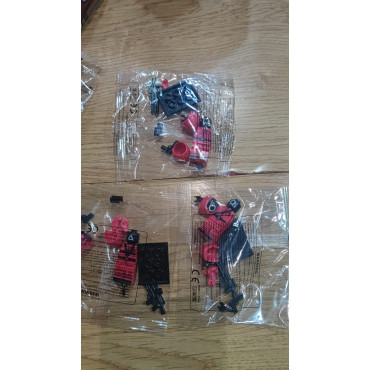 Set Completo de 9 Figuras de Acción El Juego del Calamar: ¡Recrea los Juegos Mortales!