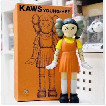 Figura de vinilo KAWS YOUNG-HEE - Edición limitada