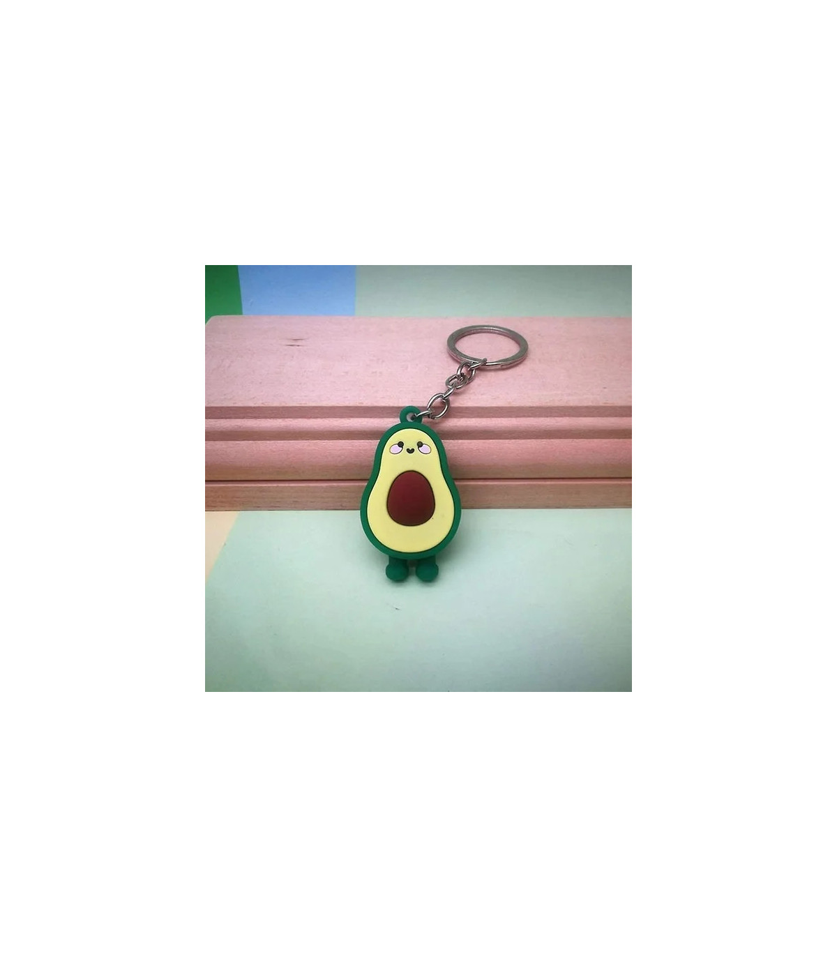 Llavero de aguacate con cadena de metal - ¡El regalo perfecto para los amantes del aguacate!