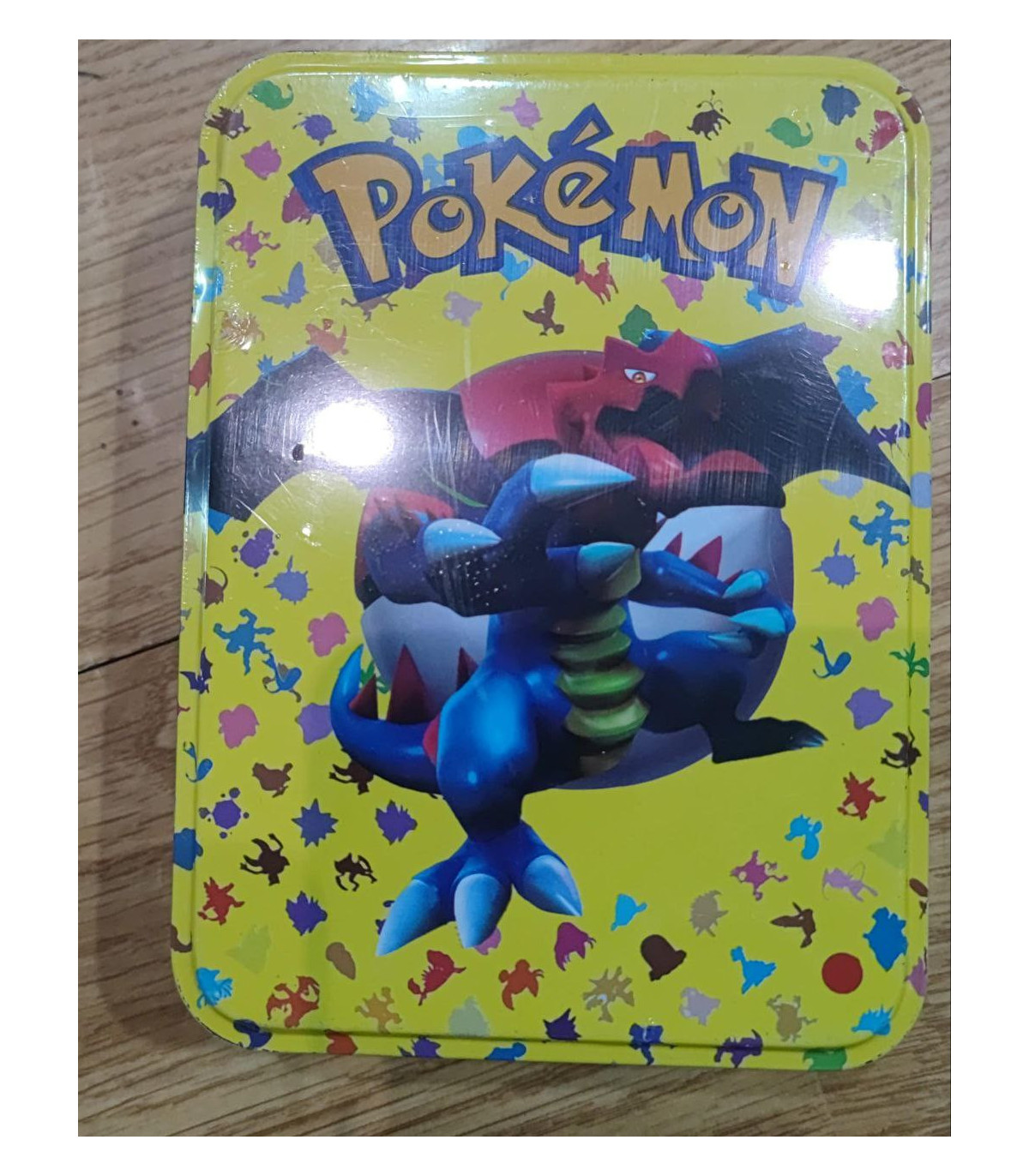 Set de cartas Pokémon en lata mediana: ¡Para entrenadores de élite!