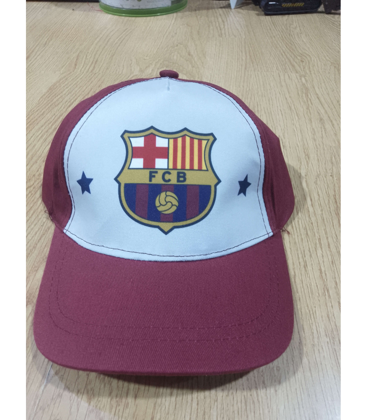 GORRA DE FC BARCELONA COLOR ROJO Y BLANCO