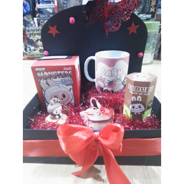 Set Regalo Labubu – Incluye Llavero Coche, Sony Ángel, Taza y Labubu Coca-Cola