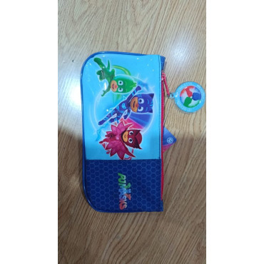 Estuche Aventuras Triple PJ Masks Rojo Héroe - ¡Organiza con valentía y estilo! Ideal para pequeños superhéroes, con 3 compartim