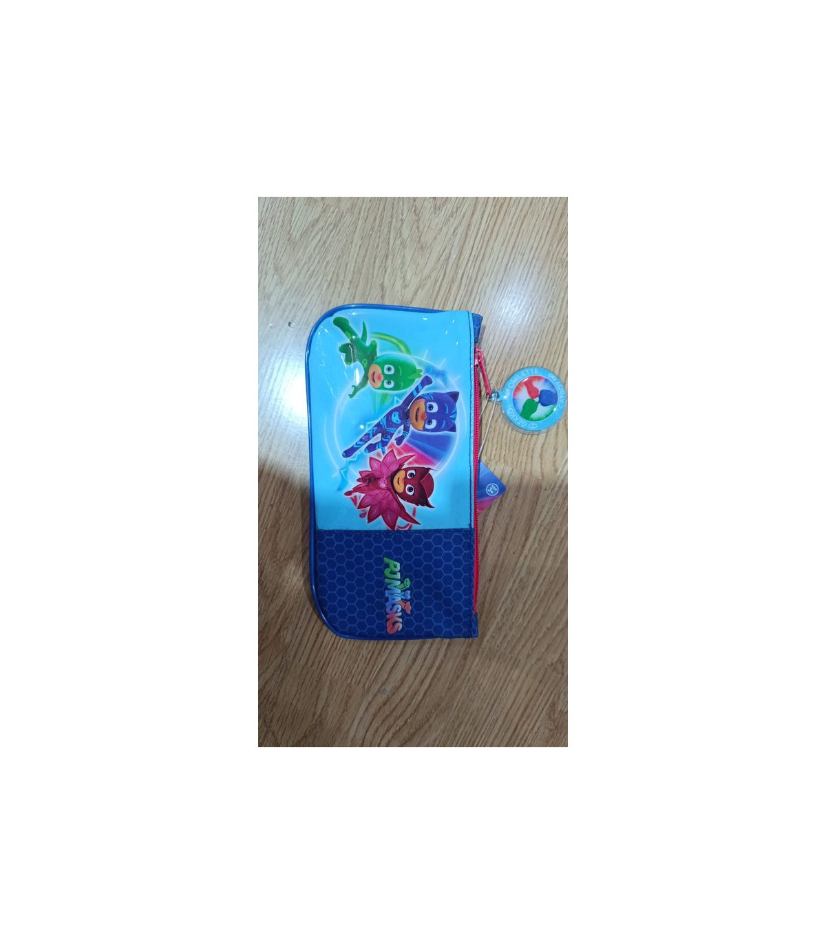 Estuche Aventuras Triple PJ Masks Rojo Héroe - ¡Organiza con valentía y estilo! Ideal para pequeños superhéroes, con 3 compartim