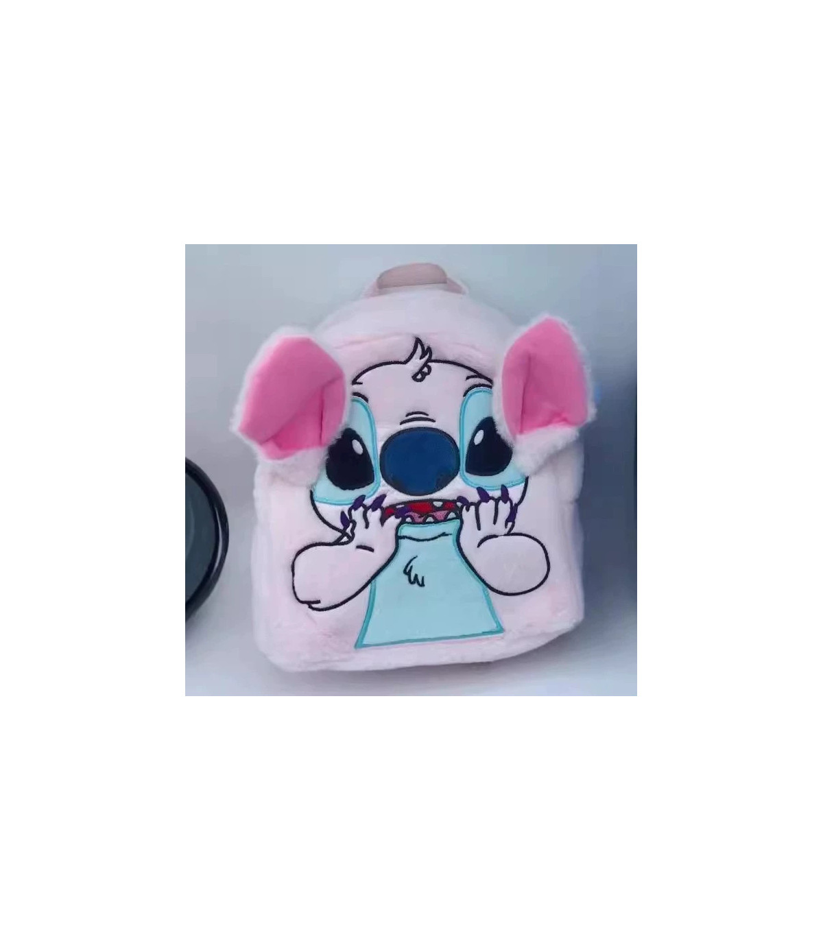 Mochila Peluda de Stitch: ¡La Magia de Albithinia en tus Aventuras Diarias! 🚀🎒
